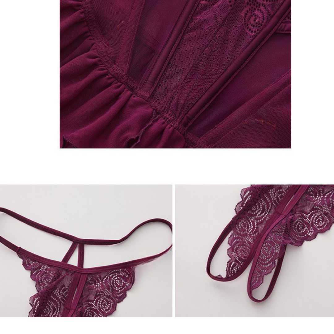 Completo vestaglia e camicia da notte in raso con spalline in corda, dettagli in pizzo sul petto e sulla schiena
