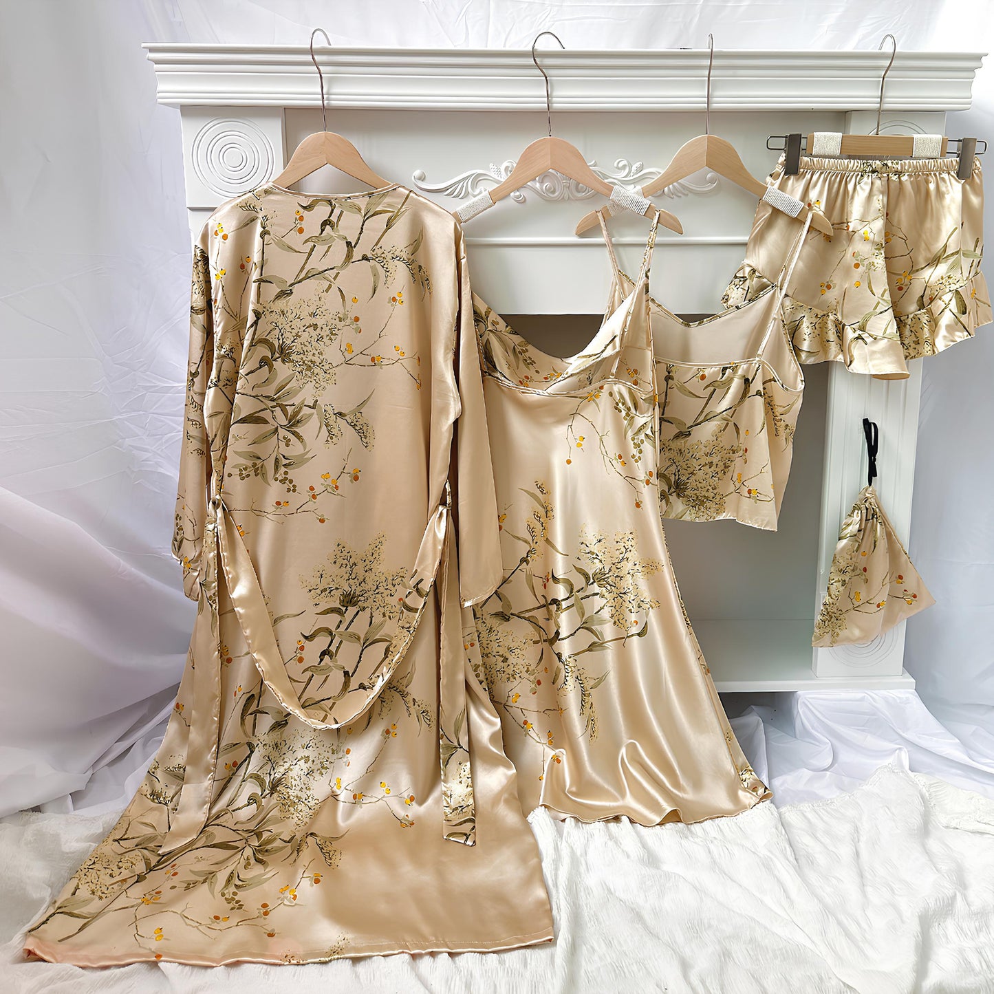 Blumenmuster-Satin-Negligé- und Morgenmantel-Set mit dünnen Trägern