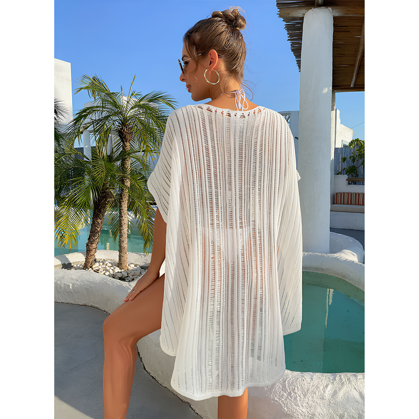 Completo vestaglia e camicia da notte in raso con spalline in corda, dettagli in pizzo sul petto e sulla schiena