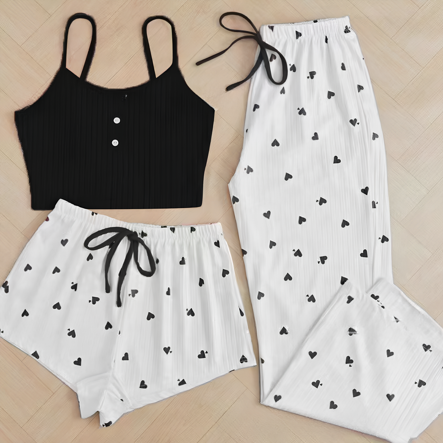 Completo vestaglia e camicia da notte in raso con spalline in corda, dettagli in pizzo sul petto e sulla schiena
