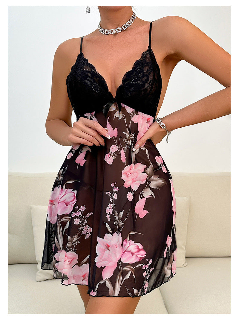 Camicia da notte con spalline sottili e dettagli in pizzo a fantasia floreale