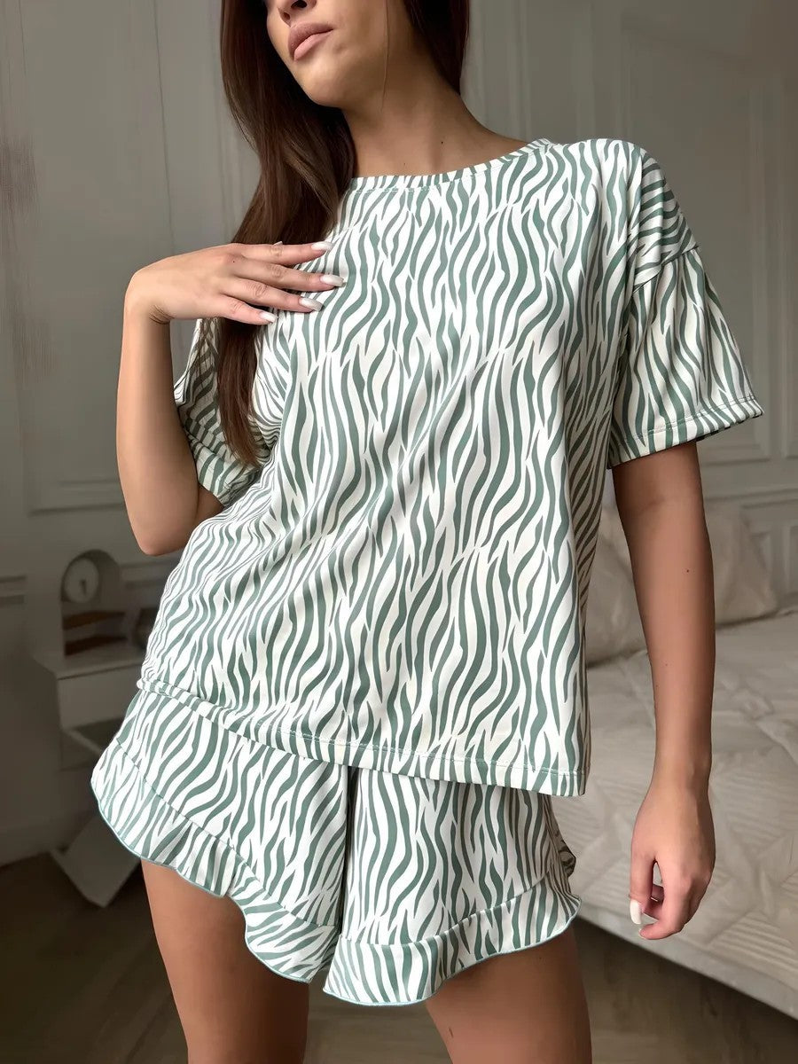 Pigiama completo con pantaloncini a maniche corte con dettagli tascabili