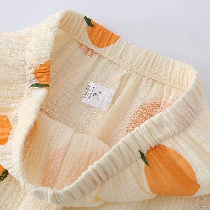 Negligé- und Morgenmantel-Set aus Satin mit Spitzen-Details, tiefem Dekolleté vorne und hinten sowie Spaghettiträgern