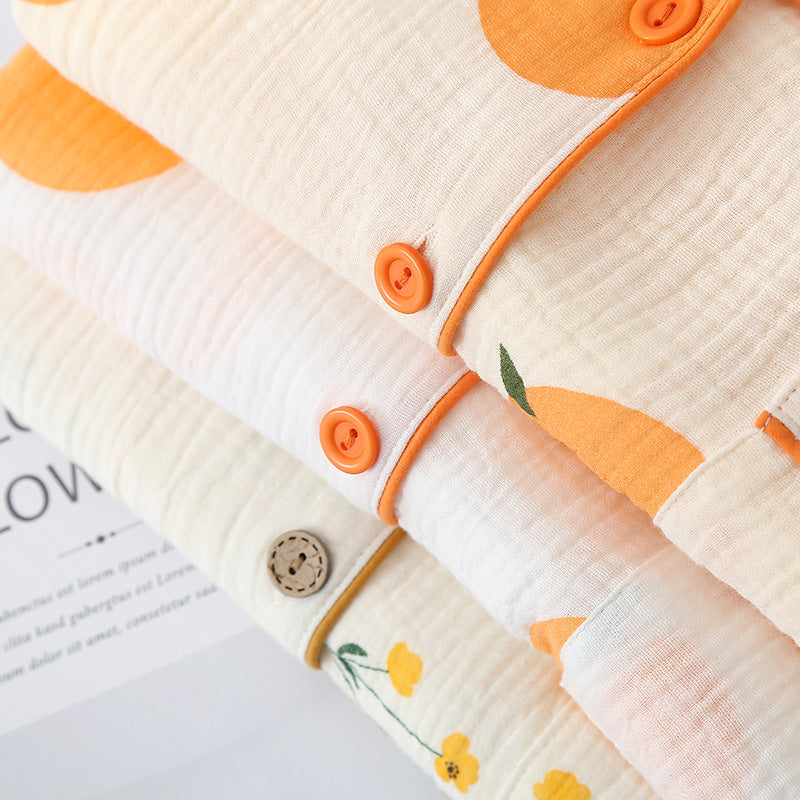 Negligé- und Morgenmantel-Set aus Satin mit Spitzen-Details, tiefem Dekolleté vorne und hinten sowie Spaghettiträgern