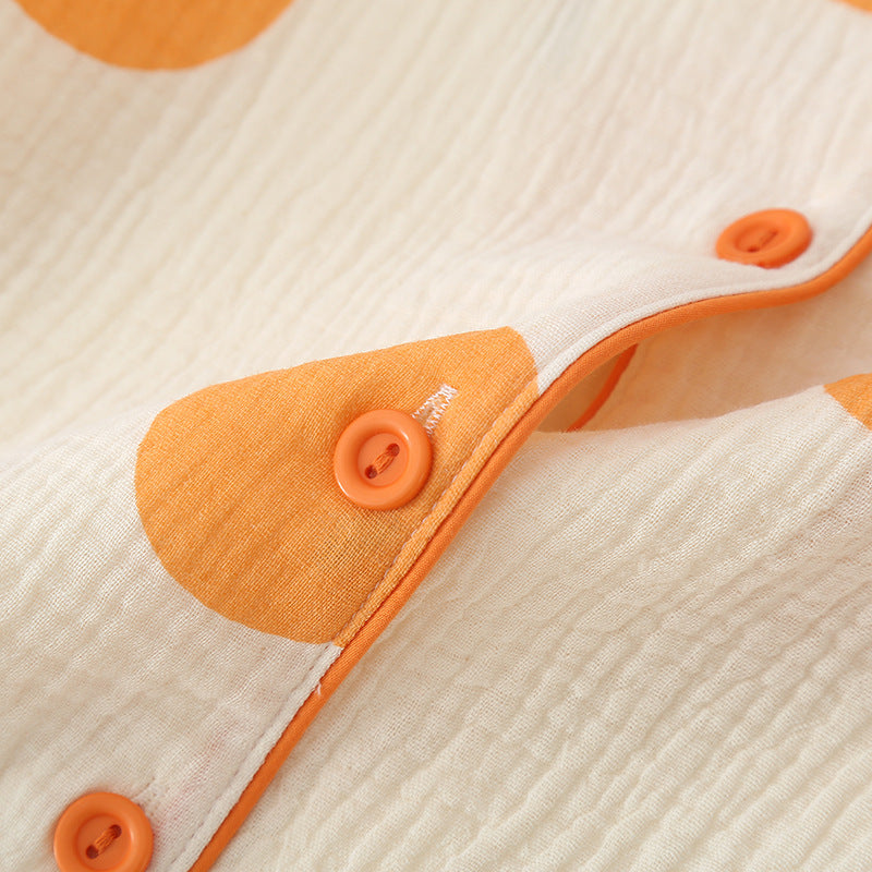 Negligé- und Morgenmantel-Set aus Satin mit Spitzen-Details, tiefem Dekolleté vorne und hinten sowie Spaghettiträgern