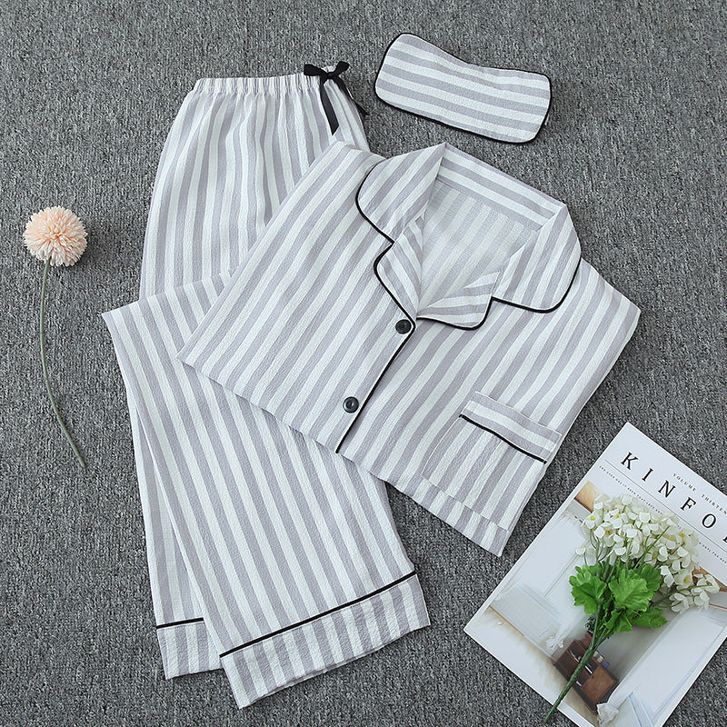 Negligé- und Morgenmantel-Set aus Satin mit Spitzen-Details, tiefem Dekolleté vorne und hinten sowie Spaghettiträgern