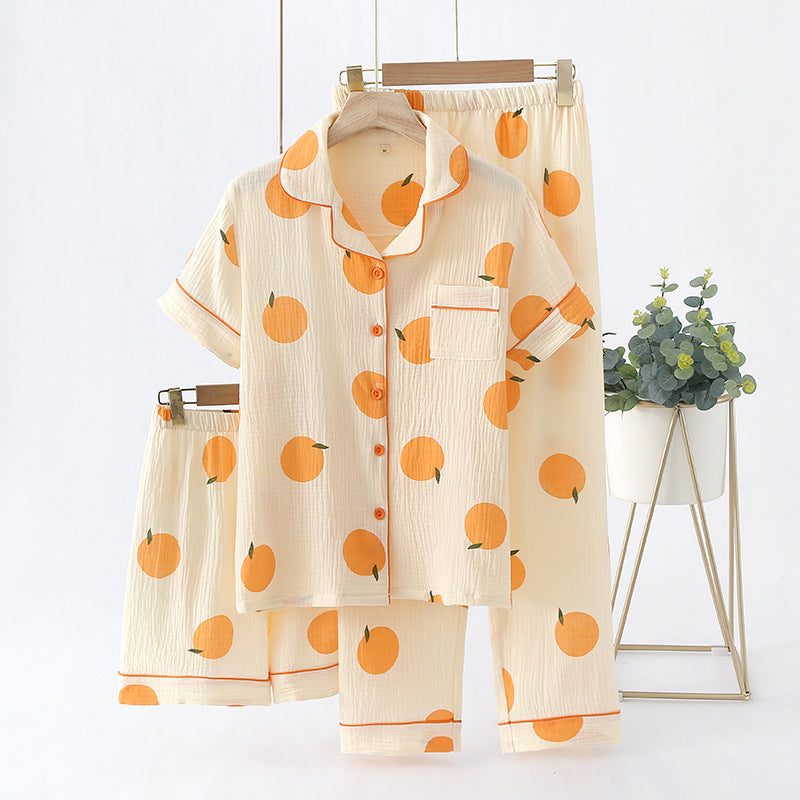 Negligé- und Morgenmantel-Set aus Satin mit Spitzen-Details, tiefem Dekolleté vorne und hinten sowie Spaghettiträgern