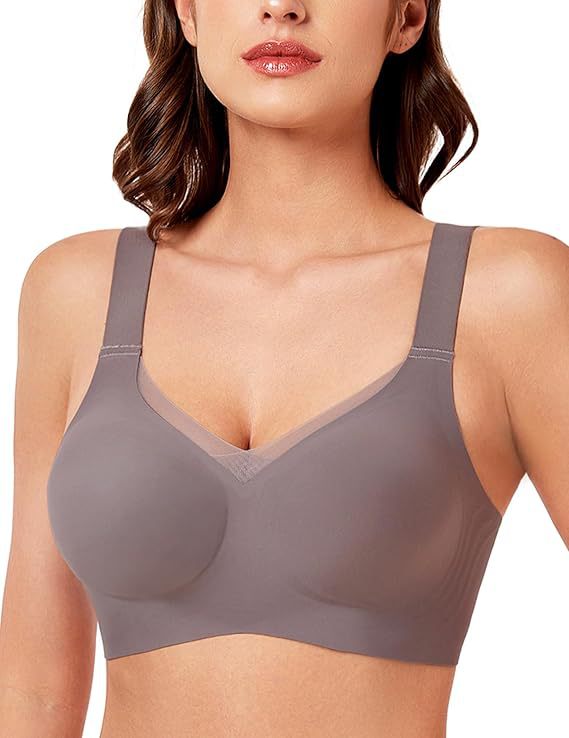 Completo vestaglia e camicia da notte in raso con spalline sottili e dettagli in pizzo