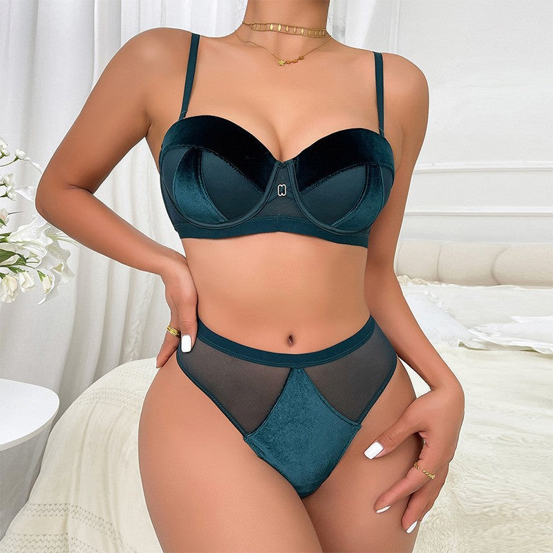 Satin-Nachthemd- und Morgenmantel-Set mit Spitzendetails und schmalen Trägern
