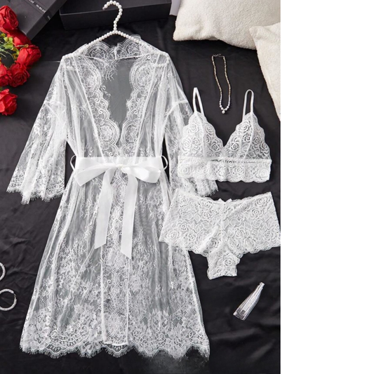 Completo vestaglia e camicia da notte in raso con spalline in corda, dettagli in pizzo sul petto e sulla schiena