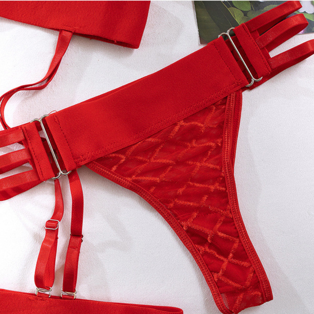 Completo vestaglia e camicia da notte in raso con spalline sottili e dettagli in pizzo