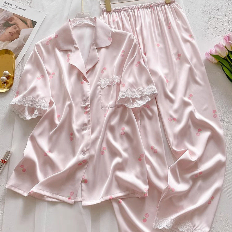 Negligé- und Morgenmantel-Set aus Satin mit Spitzen-Details, tiefem Dekolleté vorne und hinten sowie Spaghettiträgern