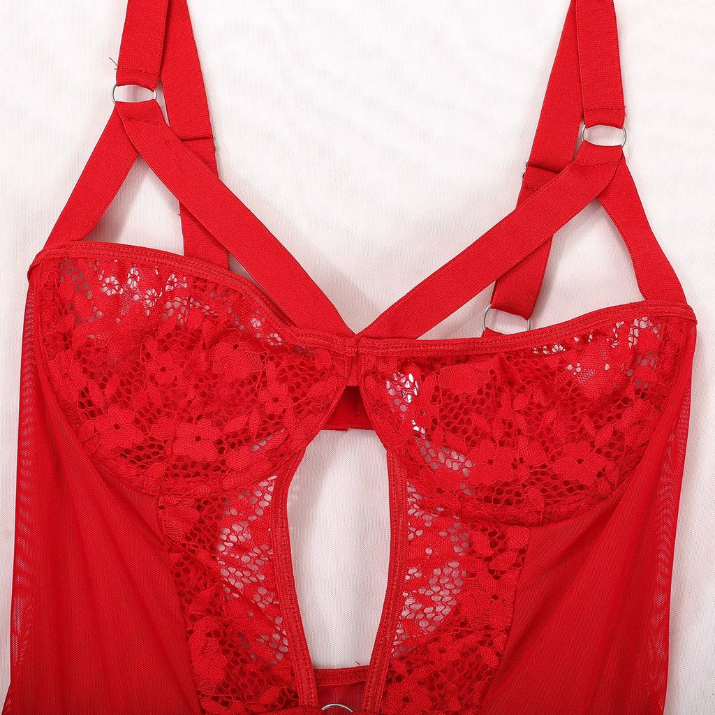 Completo vestaglia e camicia da notte in raso con spalline in corda, dettagli in pizzo sul petto e sulla schiena