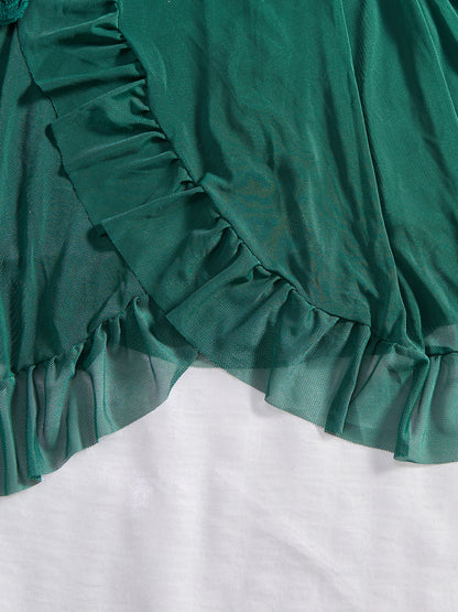 Completo vestaglia e camicia da notte in raso con spalline in corda, dettagli in pizzo sul petto e sulla schiena