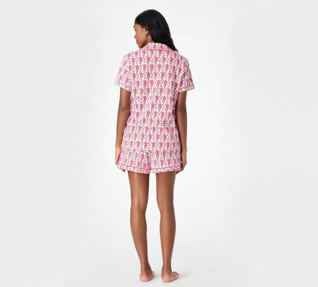 Completo vestaglia e camicia da notte in raso con spalline sottili e dettagli in pizzo