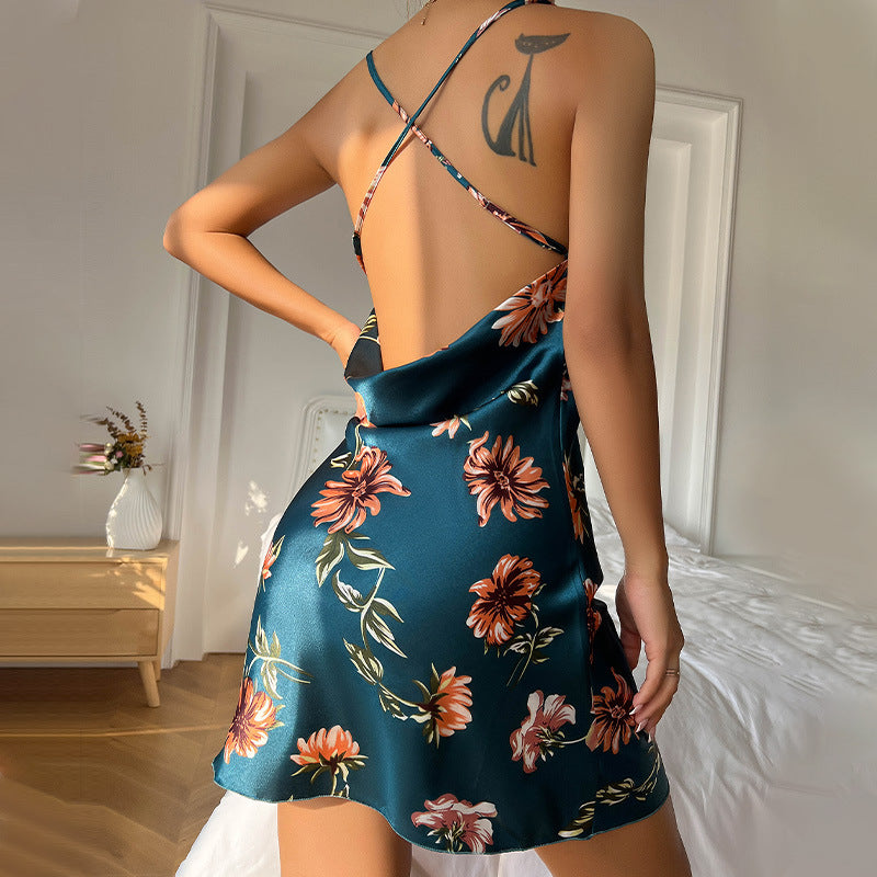 Blumenmuster-Satin-Negligé mit Kreuzträgern und Rücken- sowie V-Ausschnitt