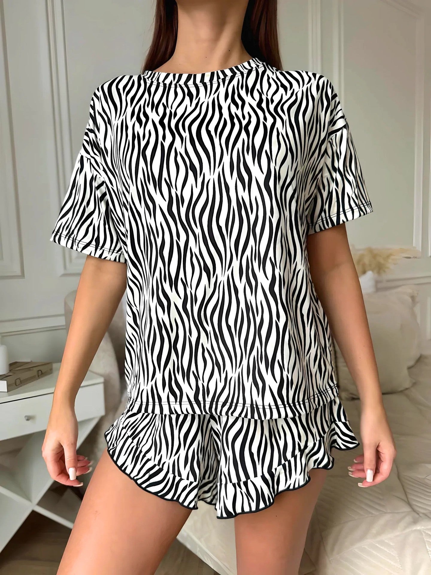Kurzärmliges Pyjama-Set mit Shorts, Paspelierung und Brusttasche