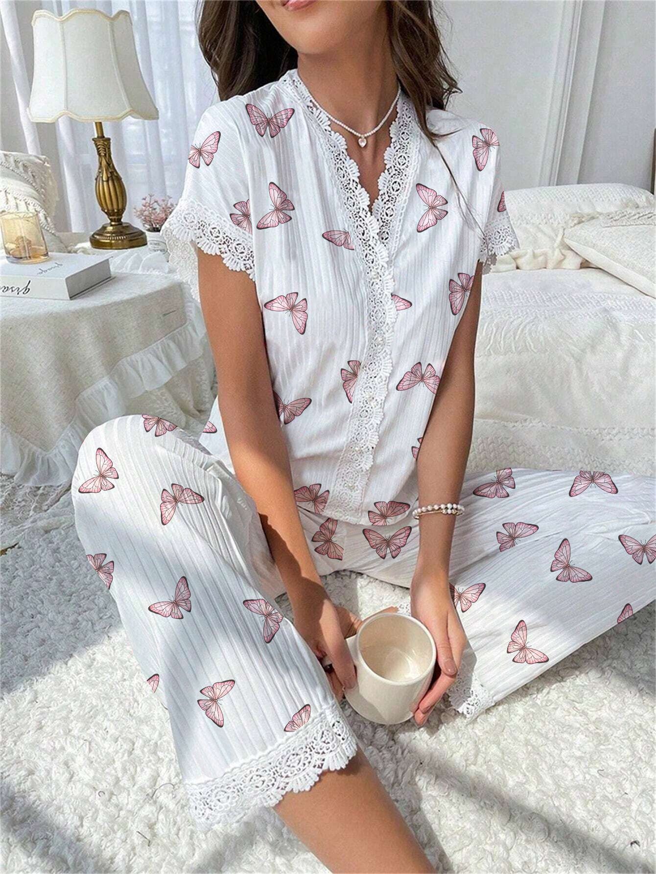 Kurzärmliges Pyjama-Set mit Shorts, Paspelierung und Brusttasche