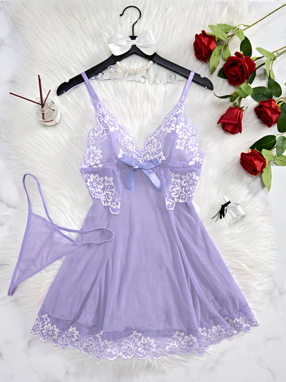 Negligé- und Morgenmantel-Set aus Satin mit Spitzen-Details, tiefem Dekolleté vorne und hinten sowie Spaghettiträgern