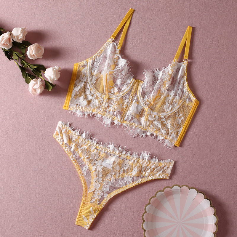 Dentelle Élégante Bra & Tanga Takım