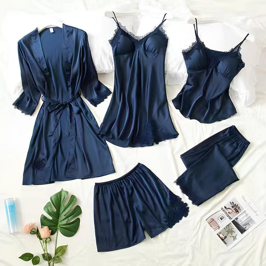 Negligé- und Morgenmantel-Set aus Satin mit Spitzen-Details, tiefem Dekolleté vorne und hinten sowie Spaghettiträgern