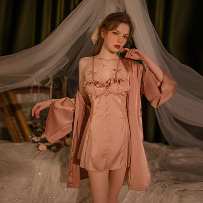 Negligé- und Morgenmantel-Set aus Satin mit Spitzen-Details, tiefem Dekolleté vorne und hinten sowie Spaghettiträgern
