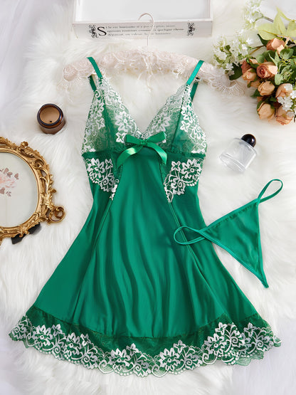 Negligé- und Morgenmantel-Set aus Satin mit Spitzen-Details, tiefem Dekolleté vorne und hinten sowie Spaghettiträgern