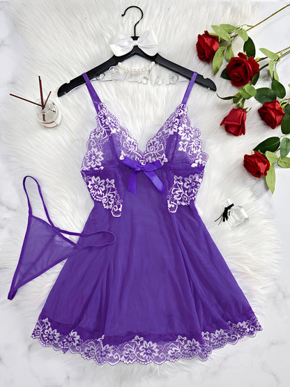 Negligé- und Morgenmantel-Set aus Satin mit Spitzen-Details, tiefem Dekolleté vorne und hinten sowie Spaghettiträgern