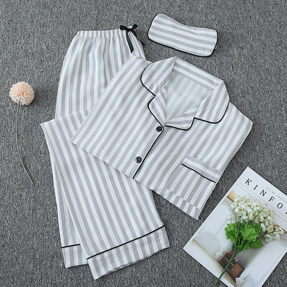 Negligé- und Morgenmantel-Set aus Satin mit Spitzen-Details, tiefem Dekolleté vorne und hinten sowie Spaghettiträgern