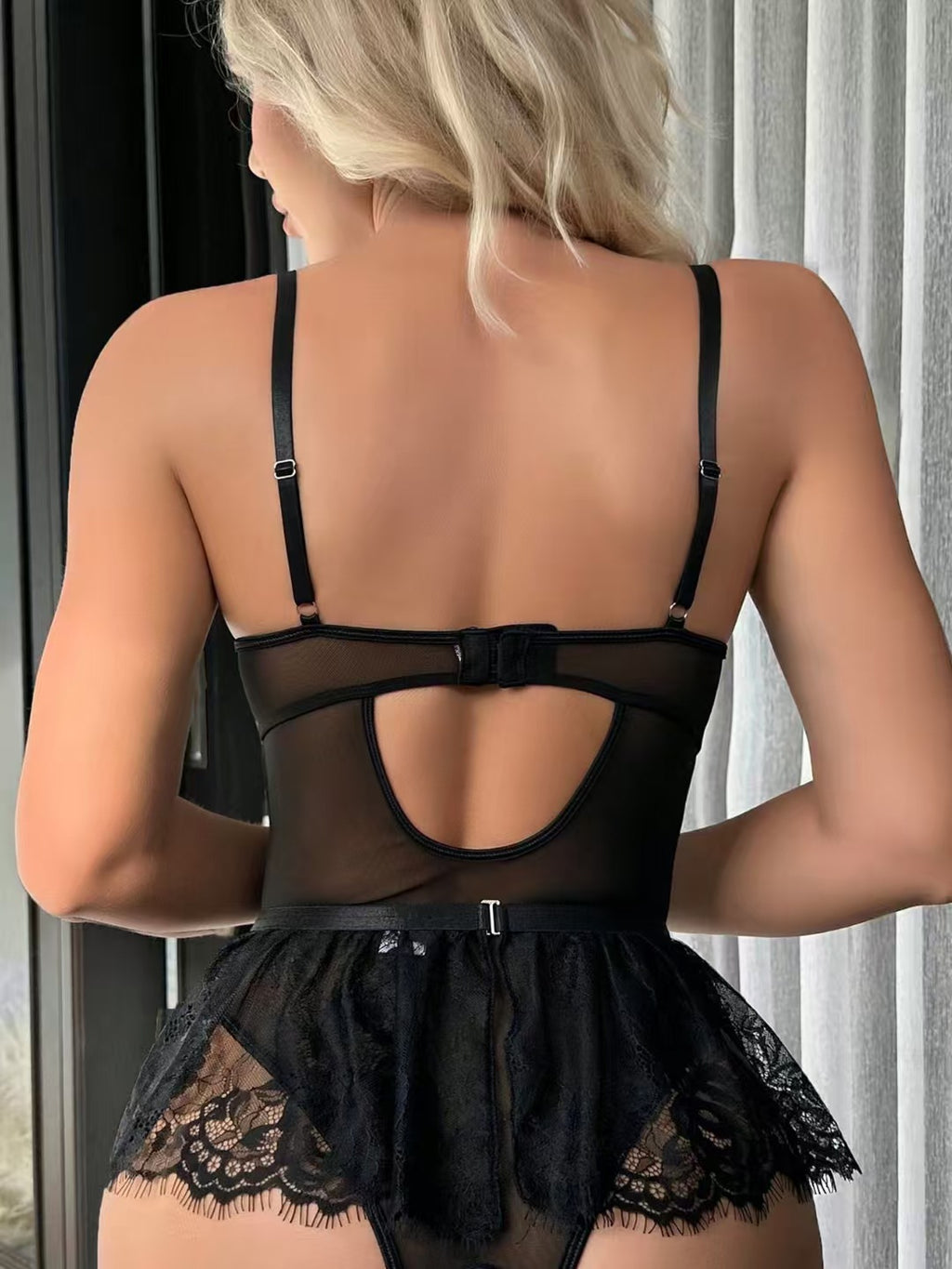 Scarlet Seduction Jartiyer Fantezi Takım