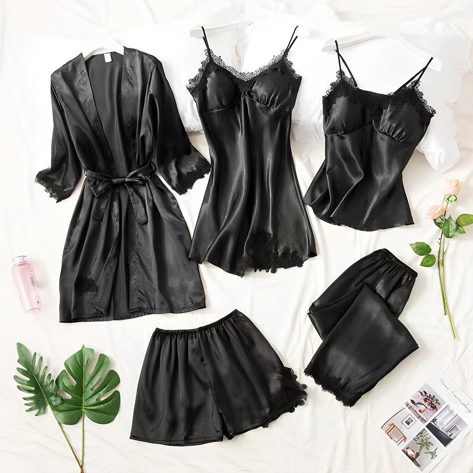 Negligé- und Morgenmantel-Set aus Satin mit Spitzen-Details, tiefem Dekolleté vorne und hinten sowie Spaghettiträgern